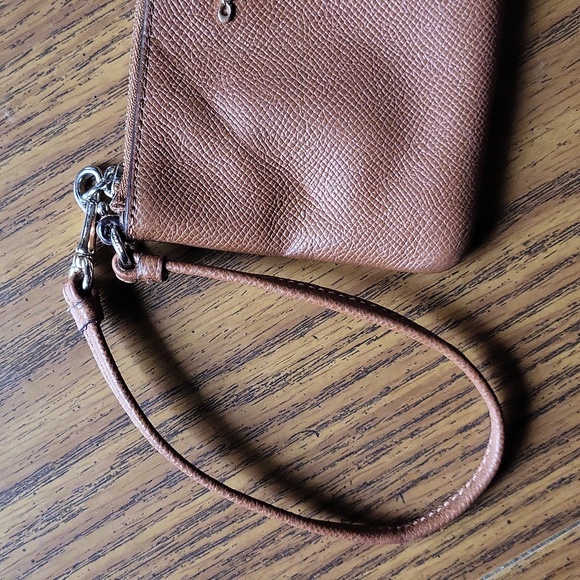 Coach Wristlet - Picture 4 of 17